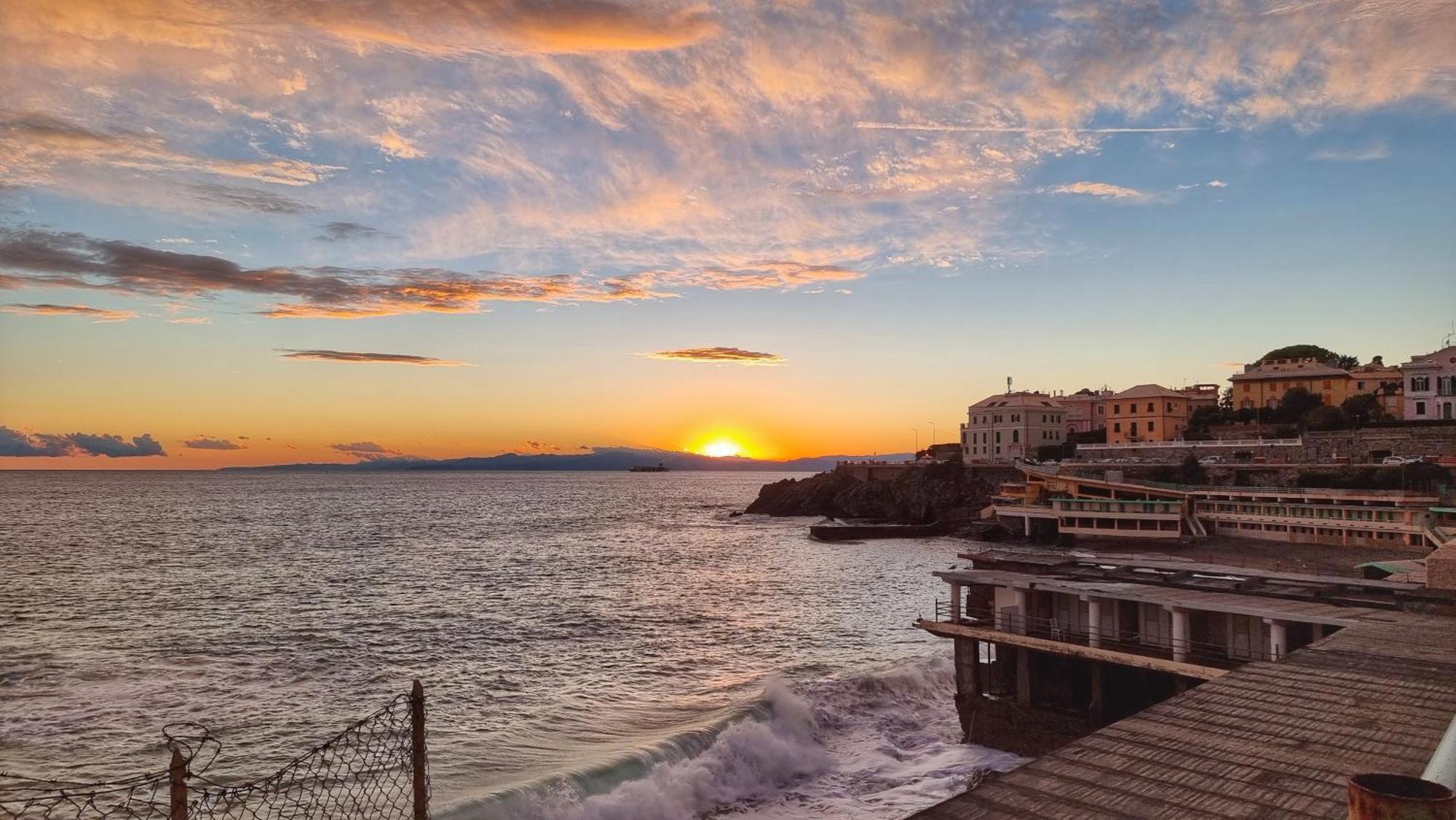 Apartment Mansarda Azzurra, 8 Min Dal Mare, 3 Min Dall'ospedale Pediatrico Genoa